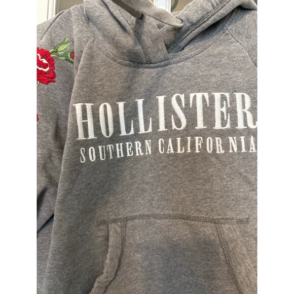 Hollister Southern California Cropped Hoodie with Embroidered Roses size medium - Picture 3 of 9